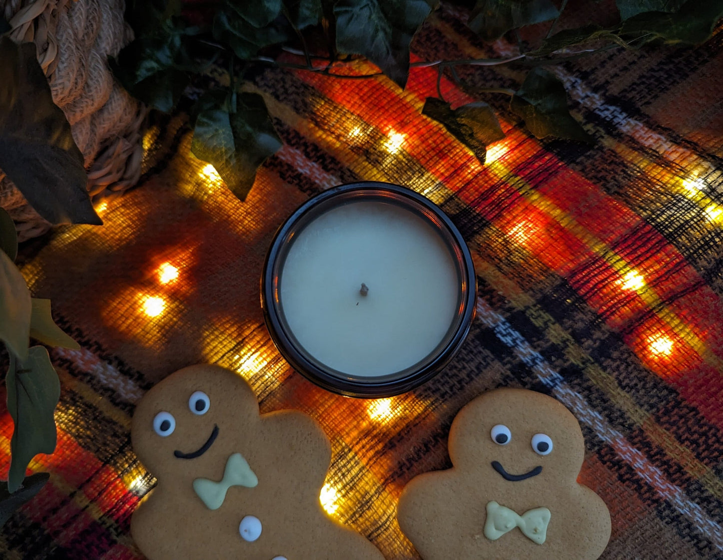 Gingerbread Luxury Scented Candle - 100% organic soy wax candle with premium essential oils in amber glass jar. Eco friendly.