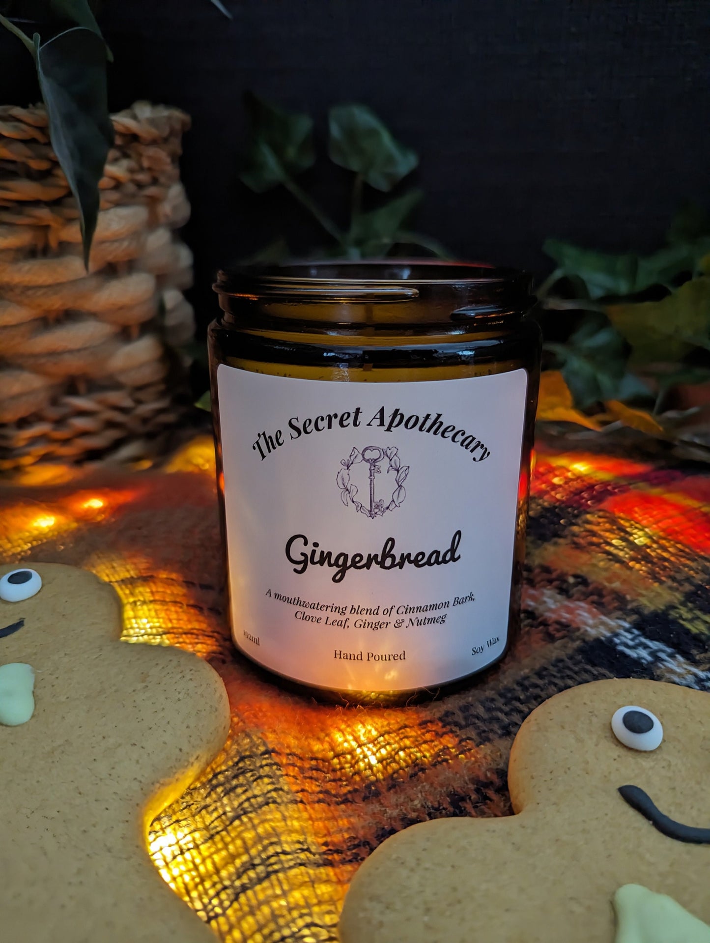 Gingerbread Luxury Scented Candle - 100% organic soy wax candle with premium essential oils in amber glass jar. Eco friendly.