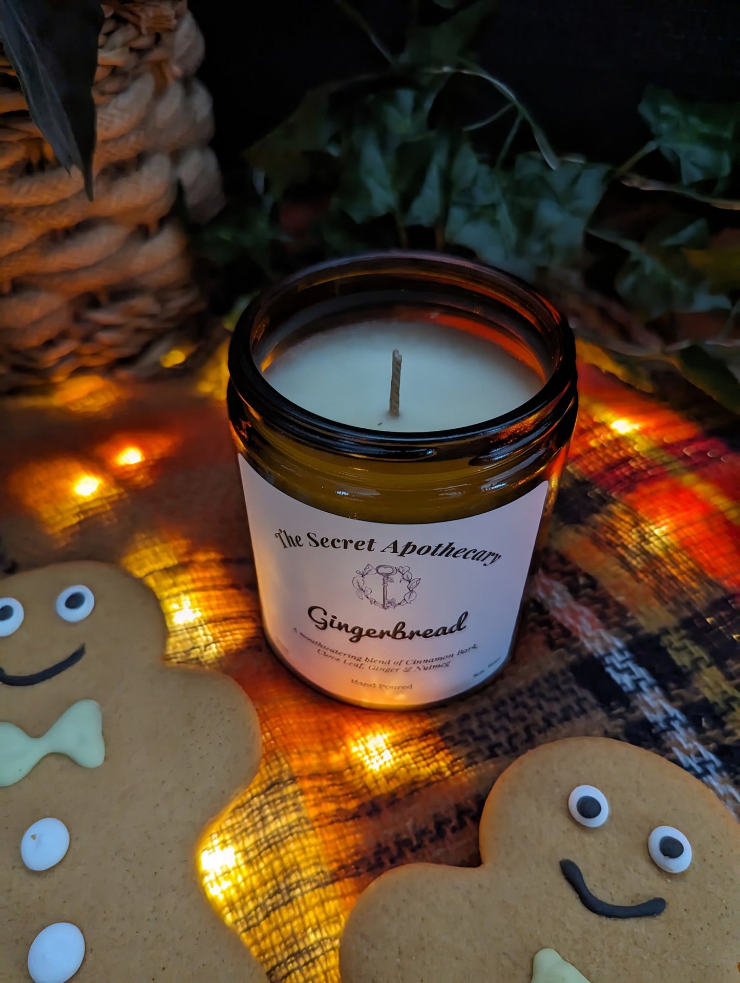 Gingerbread Luxury Scented Candle - 100% organic soy wax candle with premium essential oils in amber glass jar. Eco friendly.