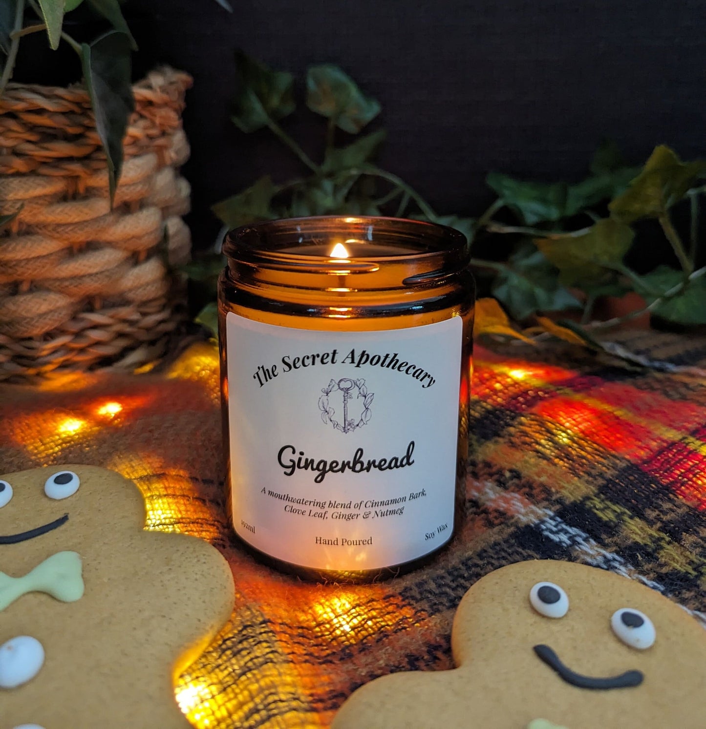 Gingerbread Luxury Scented Candle - 100% organic soy wax candle with premium essential oils in amber glass jar. Eco friendly.
