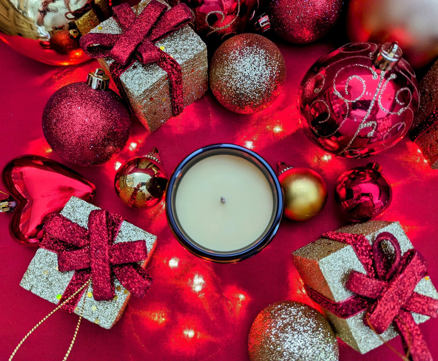 Merry Christmas Luxury Scented Candle - 100% organic soy wax candle with premium essential oils in amber glass jar. Eco friendly.