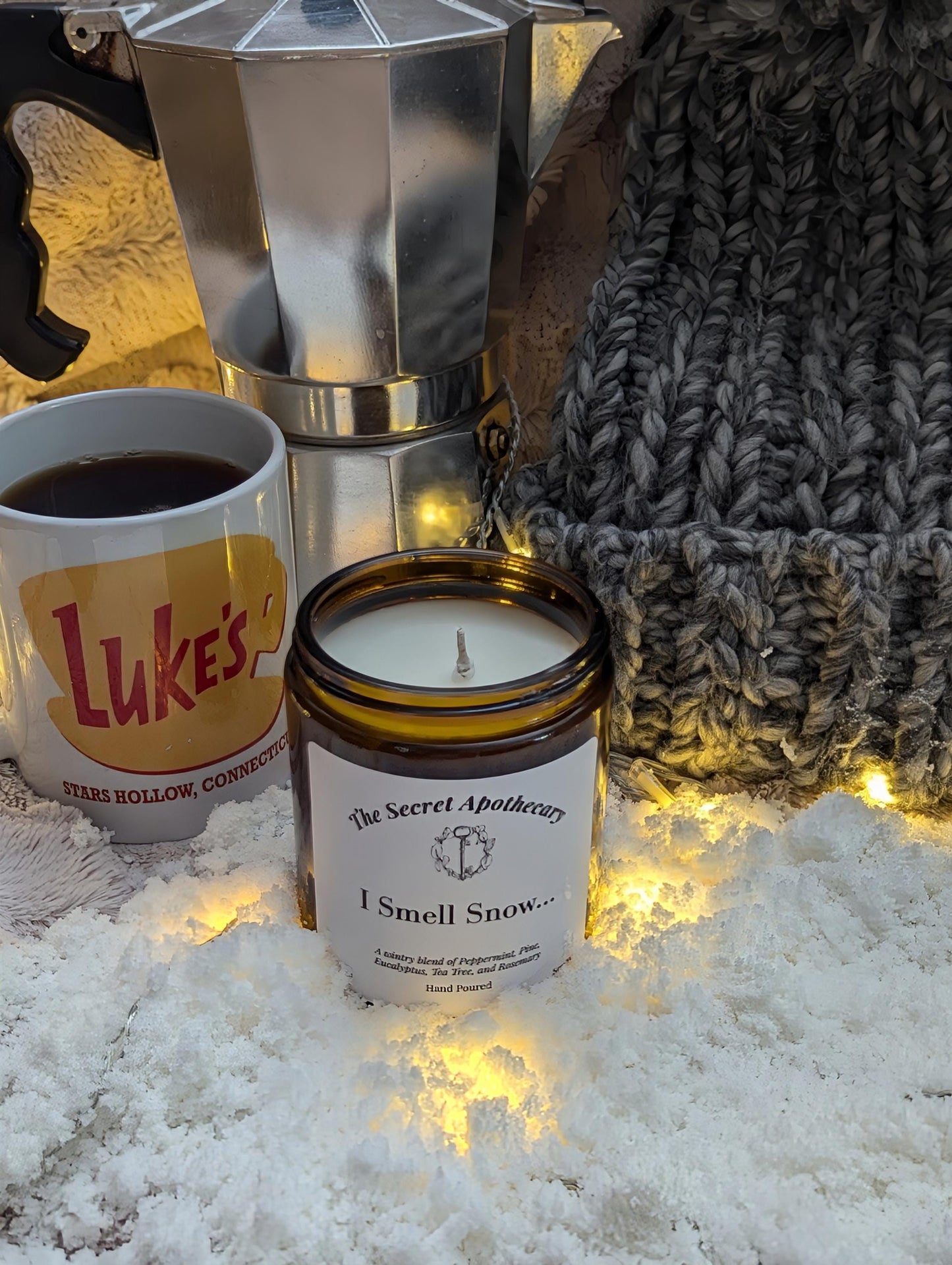 I Smell Snow... Luxury Scented Candle - 100% Organic Soy Wax With Premium Essential Oils in Amber Glass Jar. Gilmore Girls.