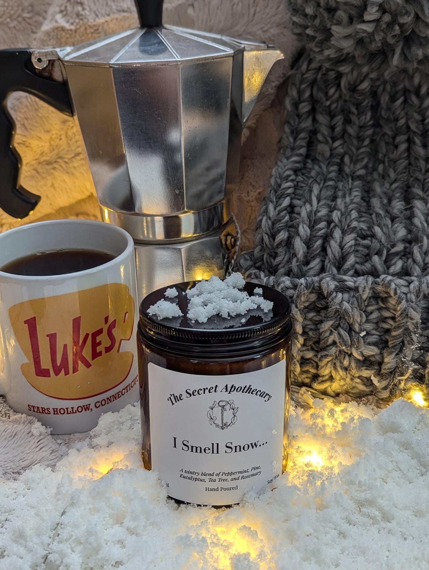 I Smell Snow... Luxury Scented Candle - 100% Organic Soy Wax With Premium Essential Oils in Amber Glass Jar. Gilmore Girls.