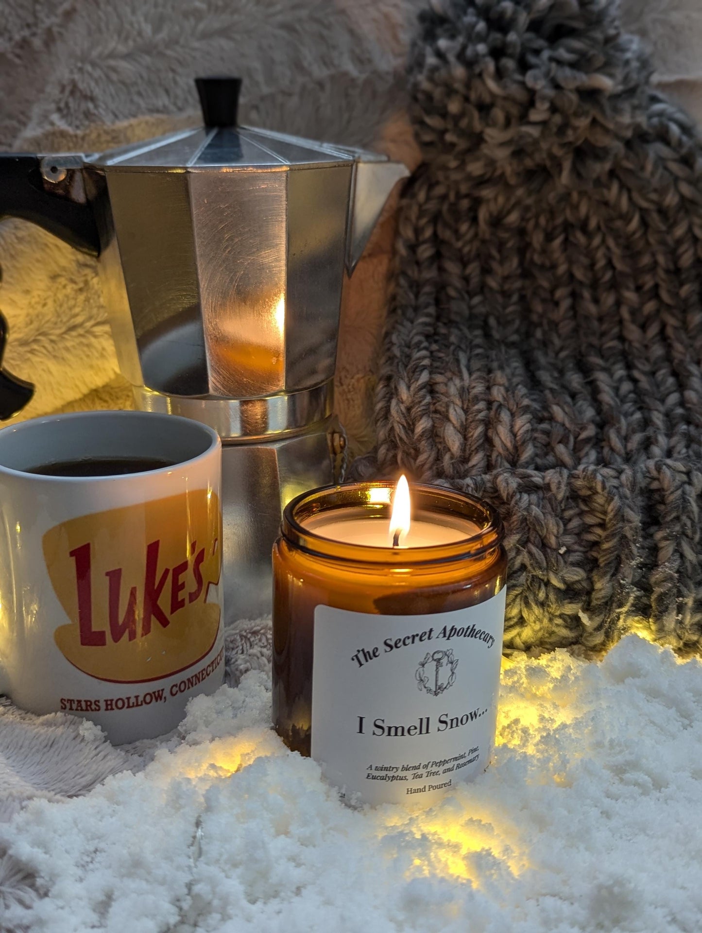 I Smell Snow... Luxury Scented Candle - 100% Organic Soy Wax With Premium Essential Oils in Amber Glass Jar. Gilmore Girls.