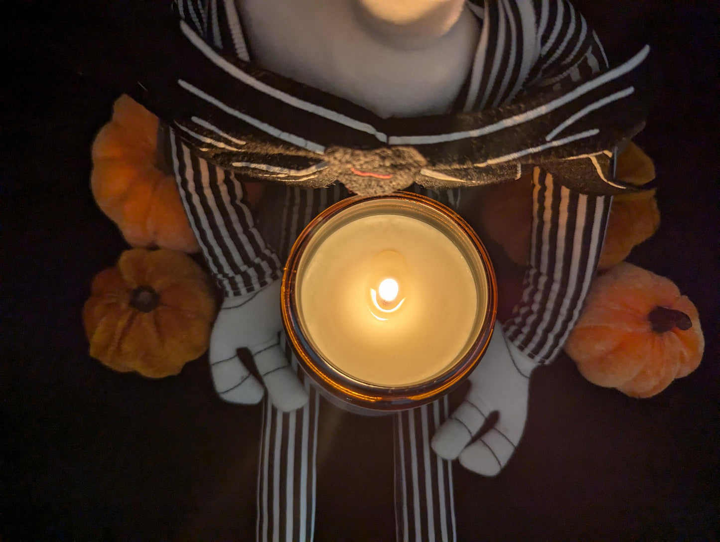 This is Halloween Luxury Scented Candle - 100% organic soy wax with premium essential oils in amber glass jar. Nightmare Before Christmas.