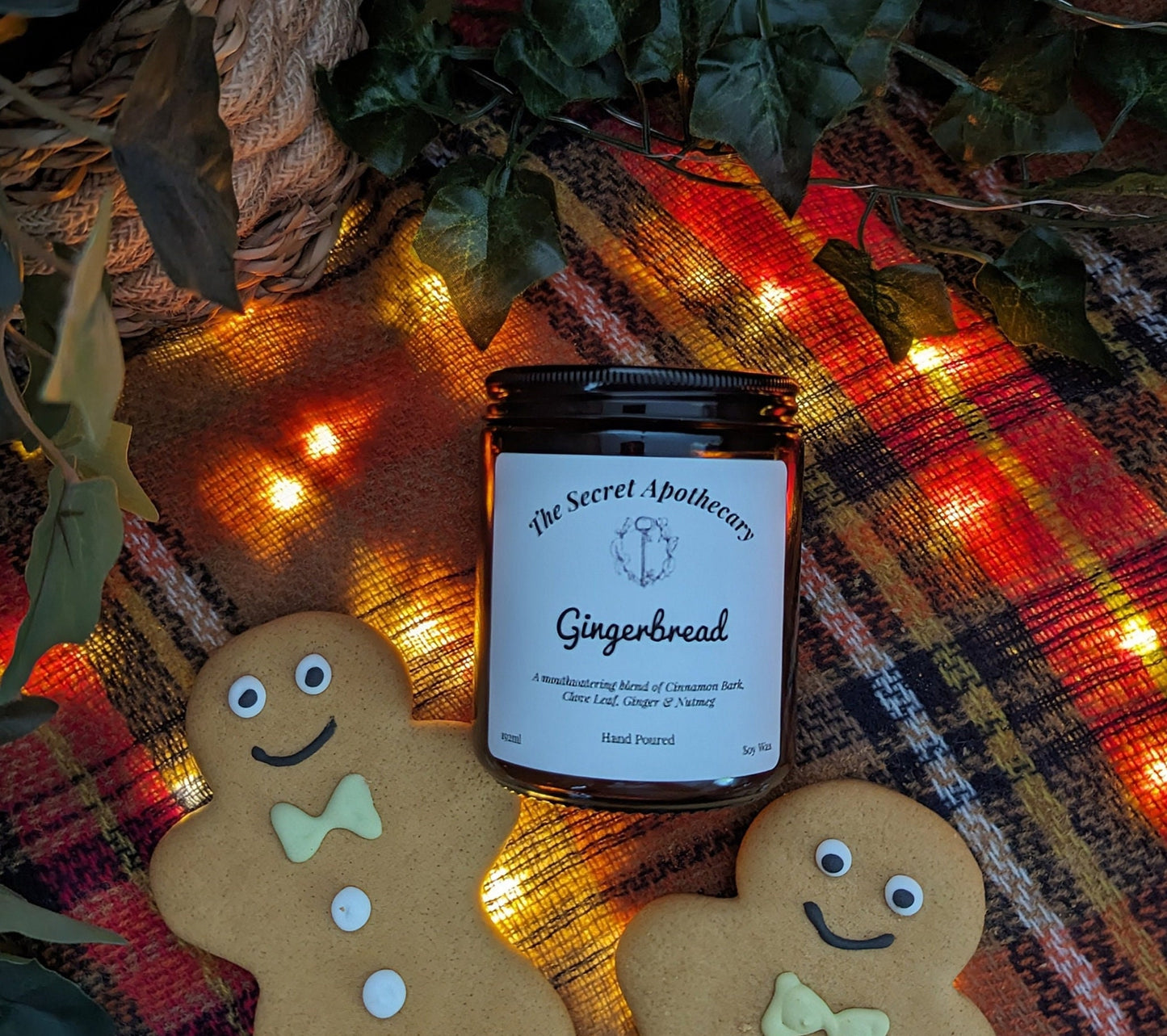 Gingerbread Luxury Scented Candle - 100% organic soy wax candle with premium essential oils in amber glass jar. Eco friendly.