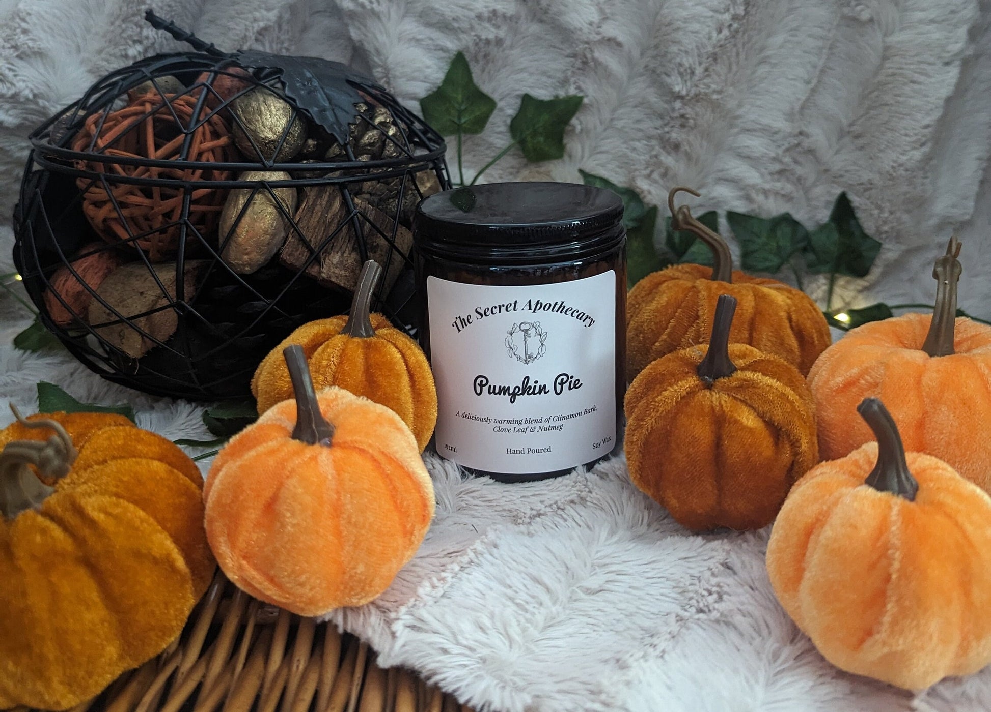 Pumpkin Pie Luxury Scented Candle - 100% organic soy wax candle with premium essential oils in amber glass jar. Eco friendly.